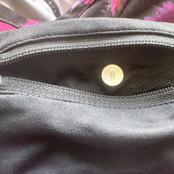 Lululemon Speed Short 8 Mini Midnight Bloom Black Deep Fuschia woman running - Picture 7 of 7